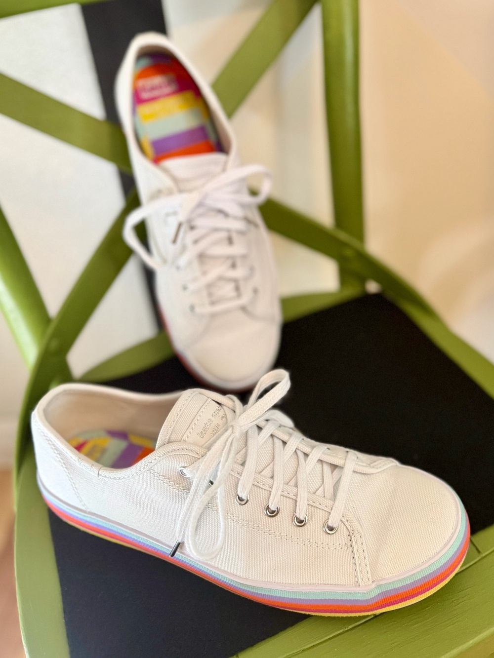 Keds x Kate Spade New York White Canvas Rainbow Sole Sneakers Women’s Size 8